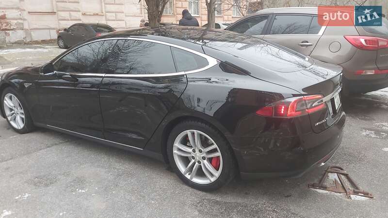 Лифтбек Tesla Model S 2015 в Харькове фото 8 Лифтбек Tesla Model S 2015 в Харькове