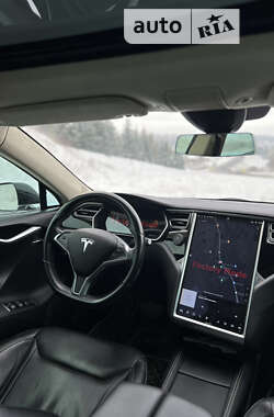 Лифтбек Tesla Model S 2015 в 