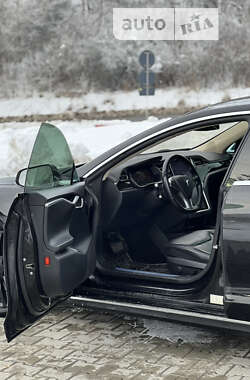 Лифтбек Tesla Model S 2015 в 