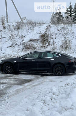 Лифтбек Tesla Model S 2015 в 
