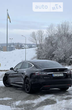 Лифтбек Tesla Model S 2015 в 