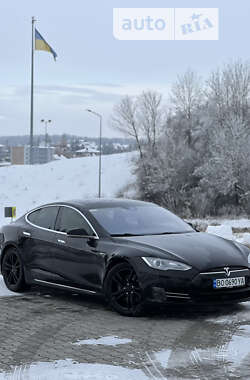 Лифтбек Tesla Model S 2015 в 