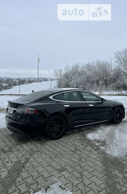 Лифтбек Tesla Model S 2015 в 