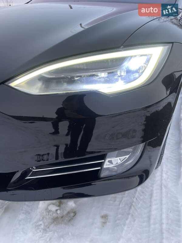Лифтбек Tesla Model S 2017 в Бродах