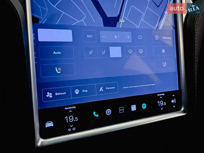 Лифтбек Tesla Model S 2017 в Бродах
