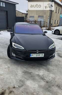 Лифтбек Tesla Model S 2018 в Ивано-Франковске