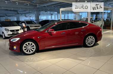 Лифтбек Tesla Model S 2016 в 