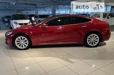 Лифтбек Tesla Model S 2016 в 