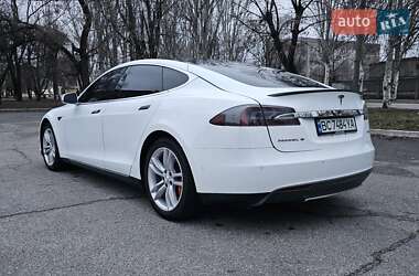 Ліфтбек Tesla Model S 2014 в Львові