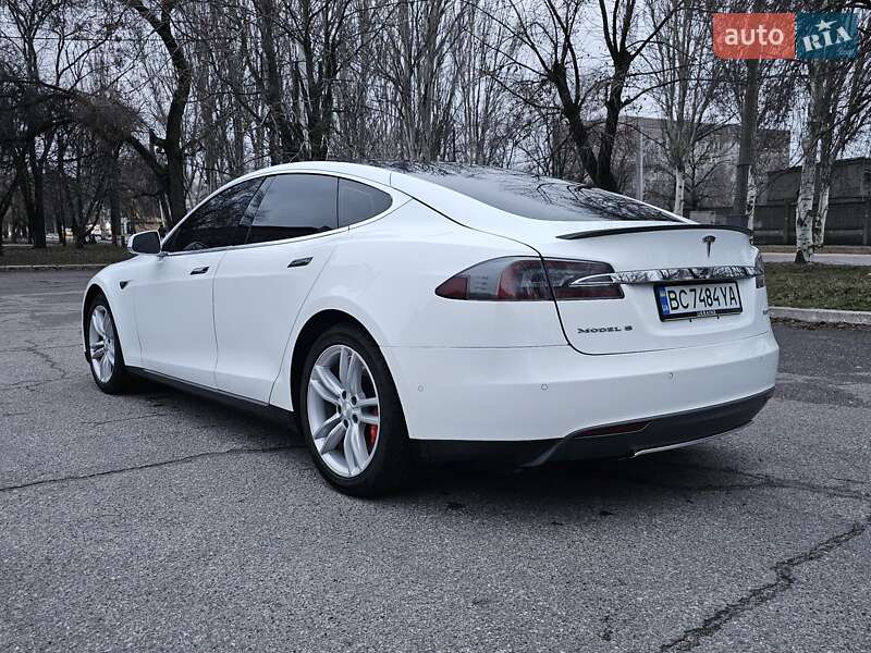 Ліфтбек Tesla Model S 2014 в Львові фото 4 Ліфтбек Tesla Model S 2014 в Львові