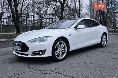 Tesla Model S 2014