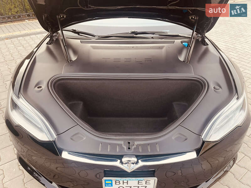 Лифтбек Tesla Model S 2019 в Одессе