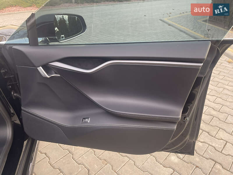 Лифтбек Tesla Model S 2019 в Одессе