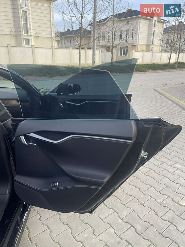 Лифтбек Tesla Model S 2019 в Одессе