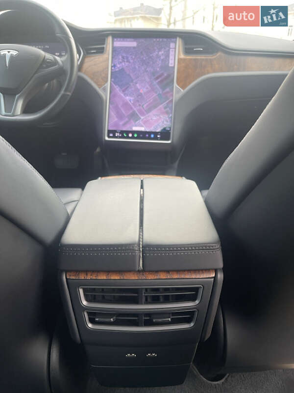 Лифтбек Tesla Model S 2019 в Одессе