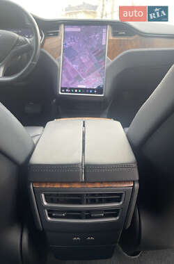 Ліфтбек Tesla Model S 2019 в 