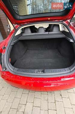 Лифтбек Tesla Model S 2015 в 