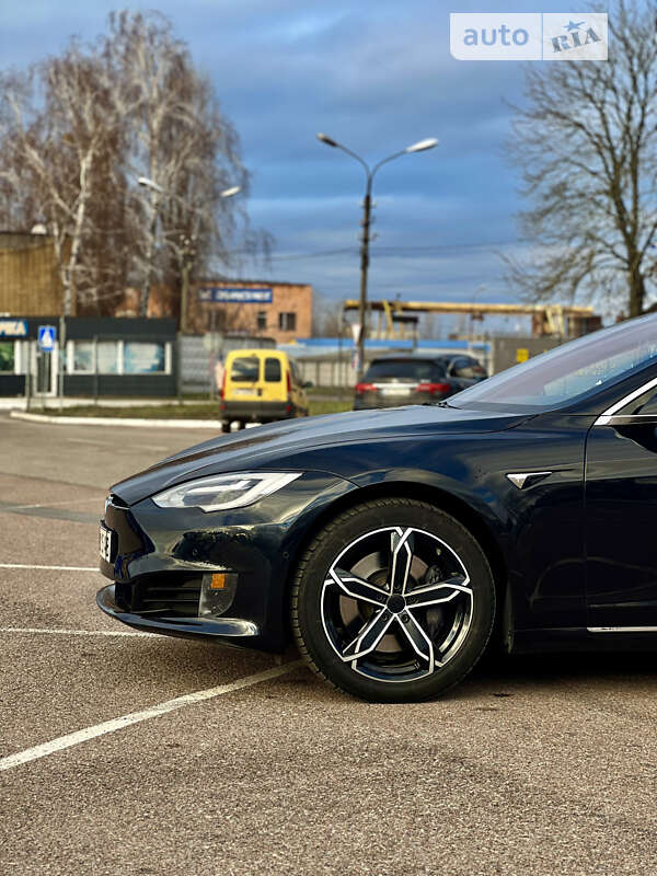 Лифтбек Tesla Model S 2016 в Житомире