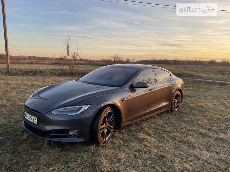 Ліфтбек Tesla Model S 2020 в Броварах