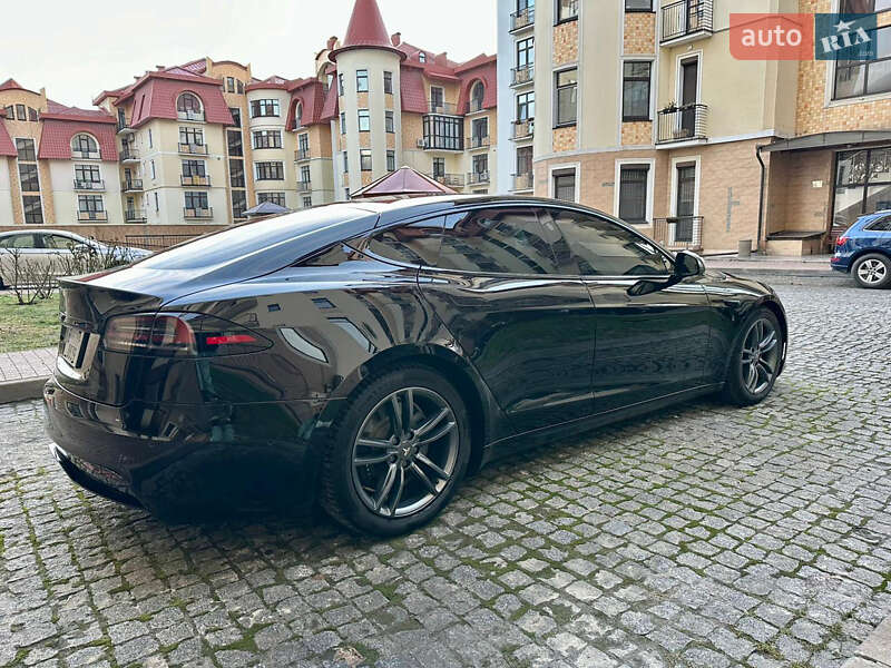 Лифтбек Tesla Model S 2022 в Киеве