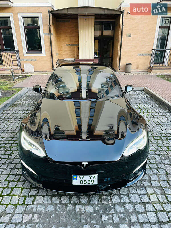 Лифтбек Tesla Model S 2022 в Киеве