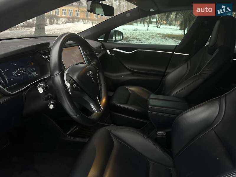 Лифтбек Tesla Model S 2015 в Киеве
