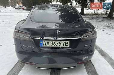 Ліфтбек Tesla Model S 2015 в Києві