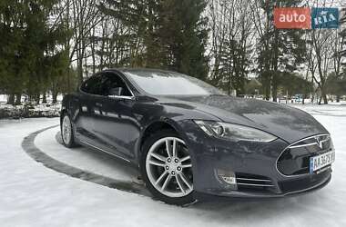 Ліфтбек Tesla Model S 2015 в Києві
