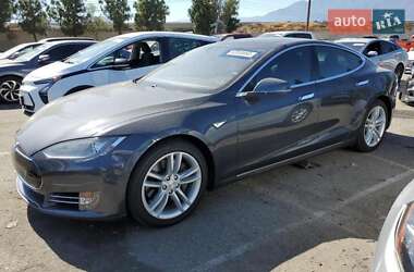 Ліфтбек Tesla Model S 2015 в Києві