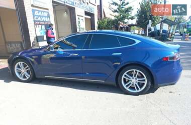 Лифтбек Tesla Model S 2015 в 