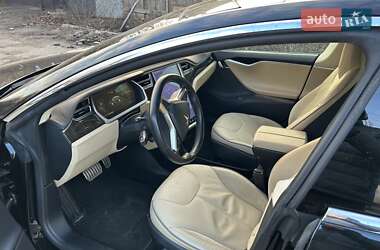 Лифтбек Tesla Model S 2013 в 