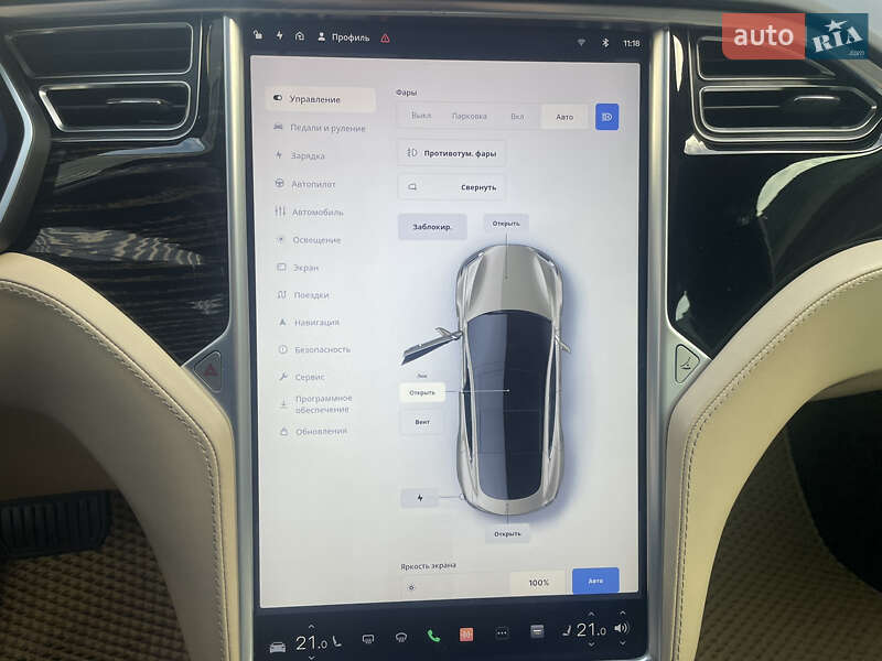 Лифтбек Tesla Model S 2016 в Киеве