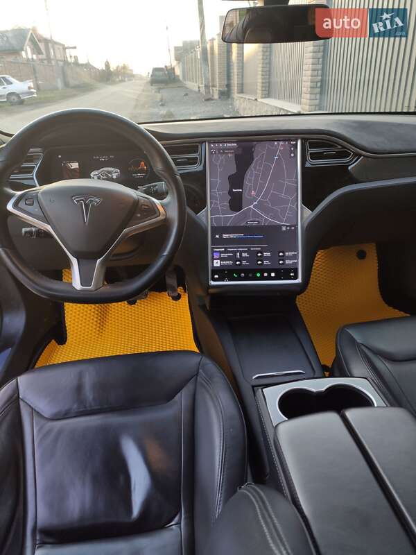 Лифтбек Tesla Model S 2016 в Тростянце фото 22 Лифтбек Tesla Model S 2016 в Тростянце