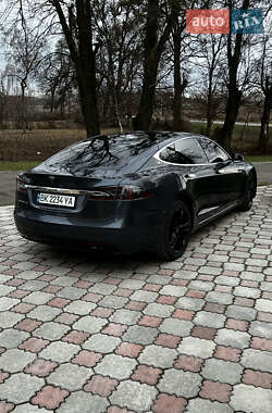 Лифтбек Tesla Model S 2017 в 