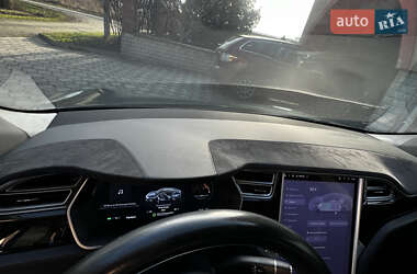 Лифтбек Tesla Model S 2017 в 