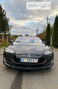 Ліфтбек Tesla Model S 2015 в Києві