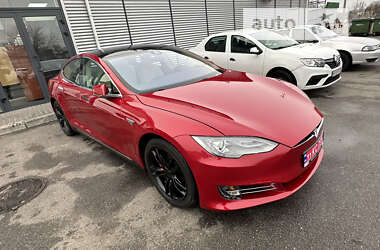 Tesla Model S 2015