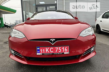 Лифтбек Tesla Model S 2015 в Киеве