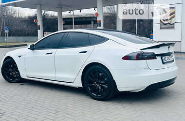 Ліфтбек Tesla Model S 2016 в Кам'янському
