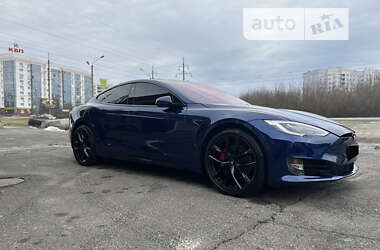 Лифтбек Tesla Model S 2018 в Полтаве