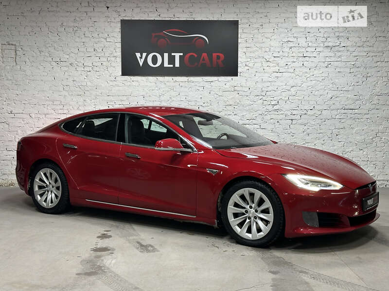 Ліфтбек Tesla Model S 2016 в Володимир-Волинському