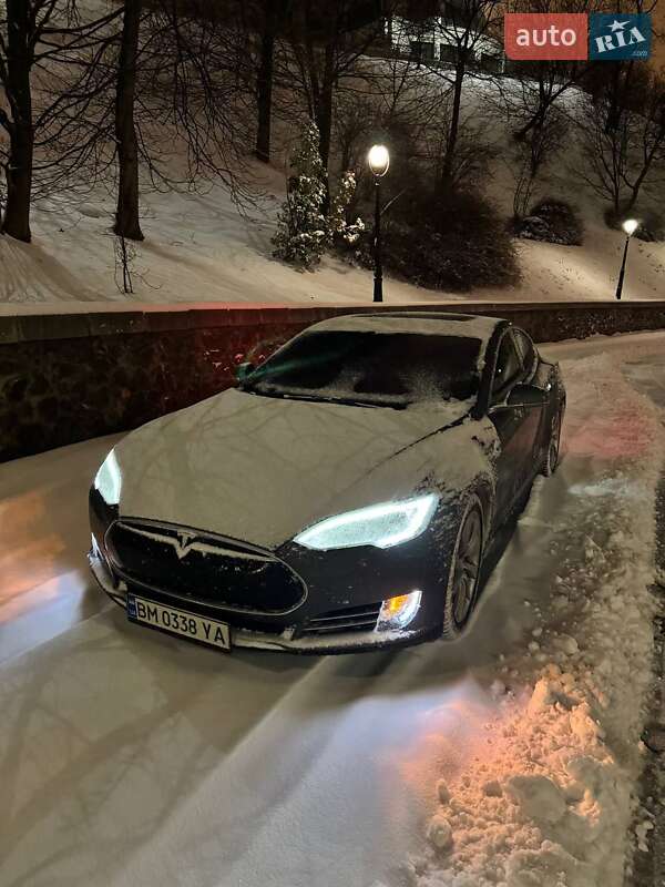 Лифтбек Tesla Model S 2014 в Сумах