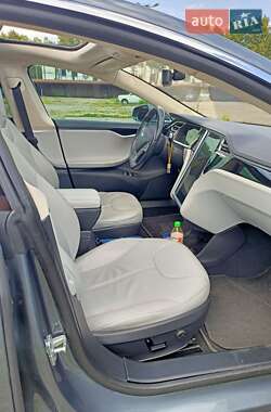 Лифтбек Tesla Model S 2014 в 