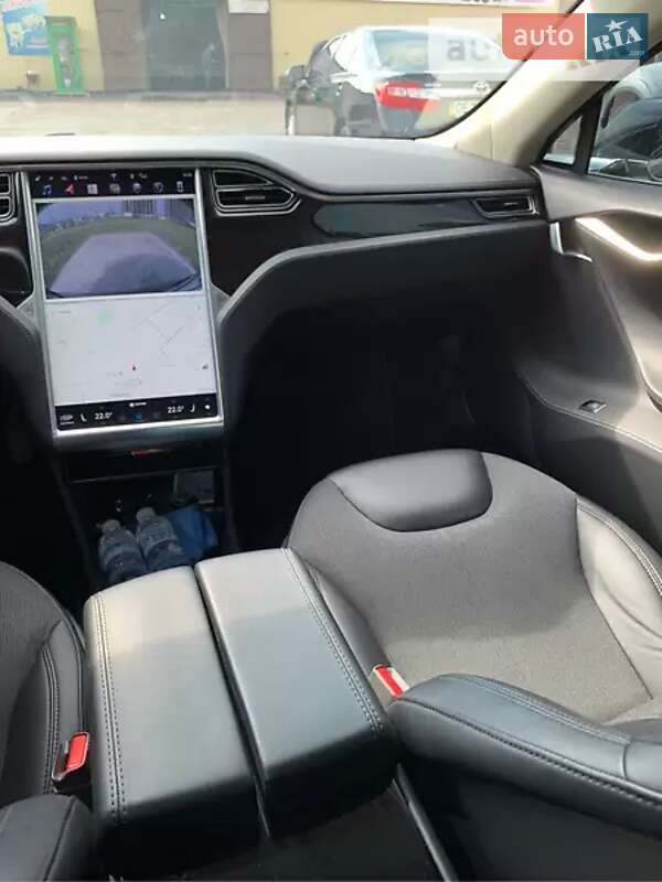 Ліфтбек Tesla Model S 2014 в Ужгороді