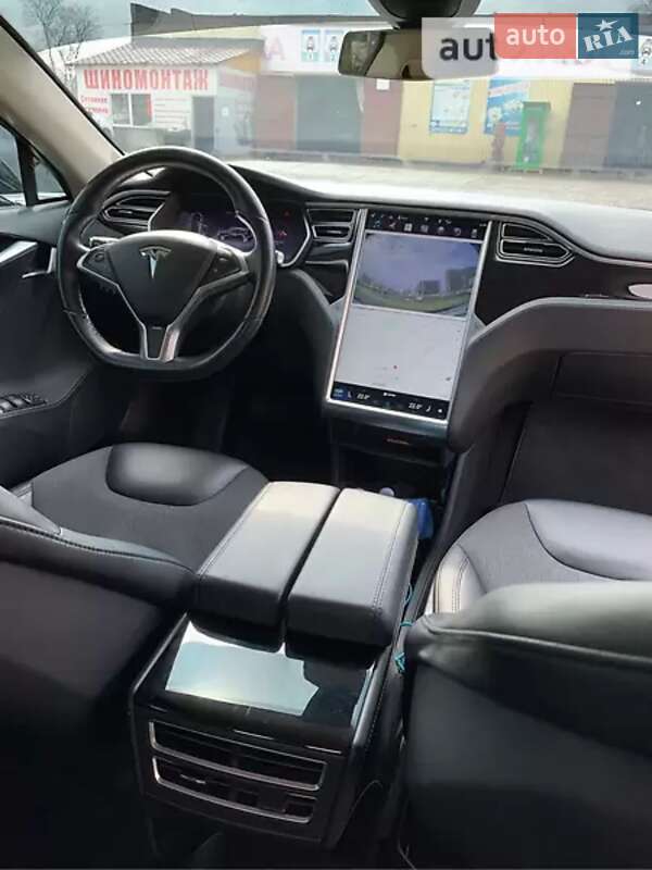 Ліфтбек Tesla Model S 2014 в Ужгороді