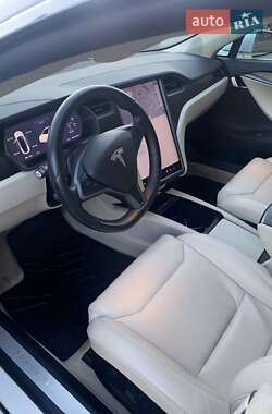 Ліфтбек Tesla Model S 2018 в Чернівцях