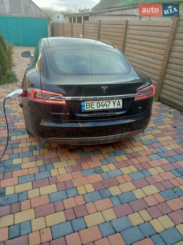 Лифтбек Tesla Model S 2013 в Николаеве