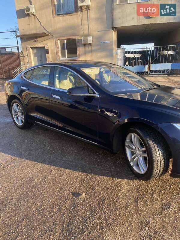 Лифтбек Tesla Model S 2013 в Николаеве