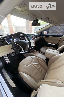 Лифтбек Tesla Model S 2013 в 