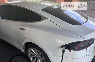 Лифтбек Tesla Model S 2013 в 